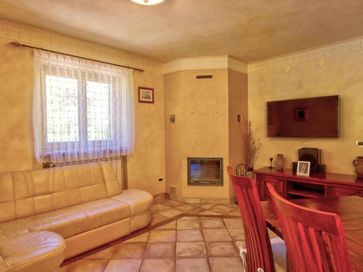 Family Apartment Rihter Črni Kal Kültér fotó